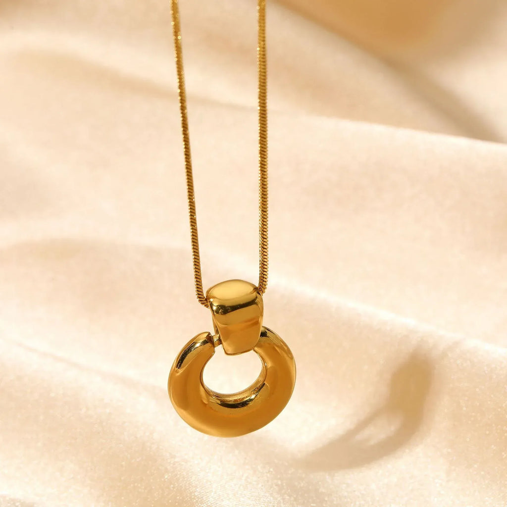 Stainless Steel Moon Retaining Necklace - Viexta