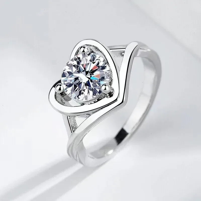 Moissanite Heart Ring - Viexta