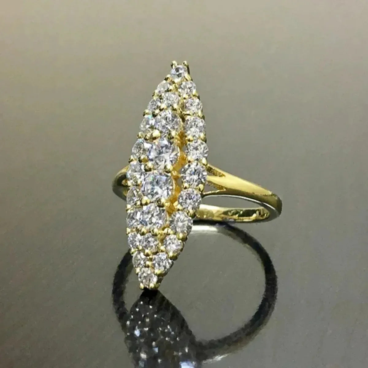 Women's Fashion Casual Full Diamond Ring - Viexta