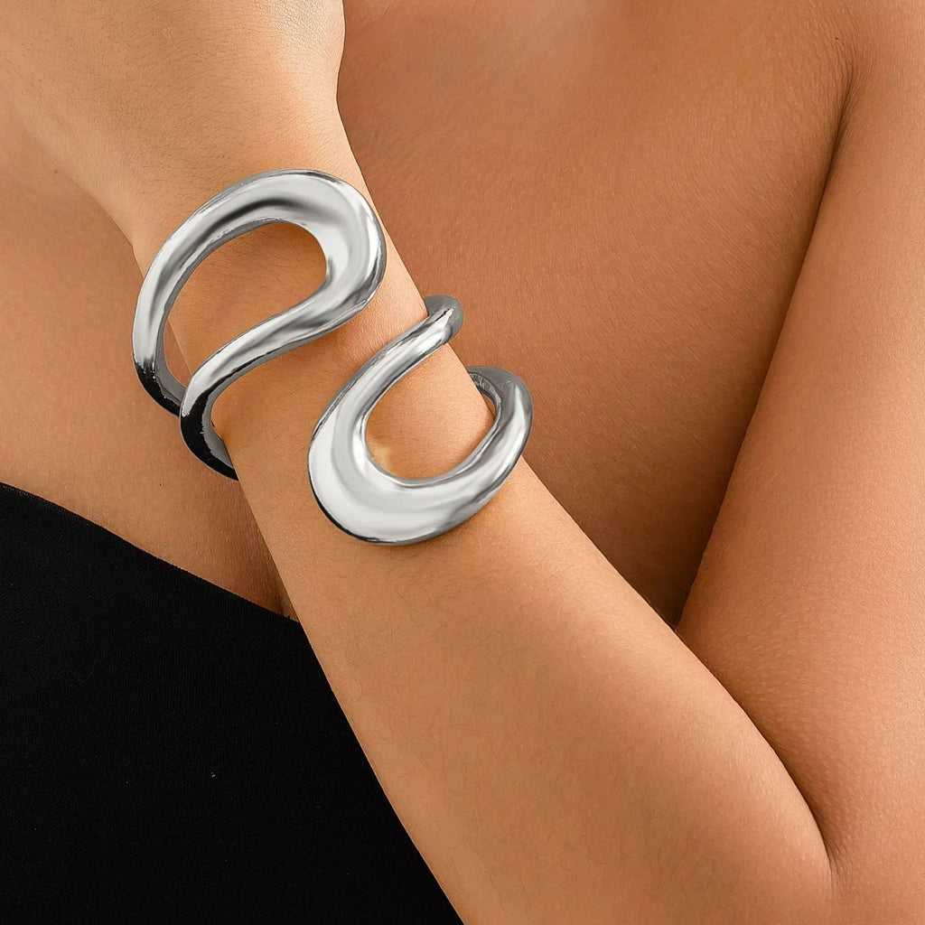Glossy Ring Retro Hollow Bracelet/Necklace - Viexta