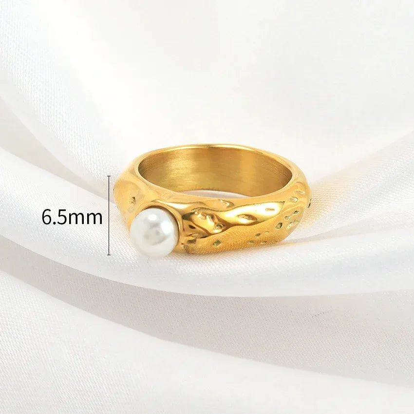 18K Gold-plated Round Surface Inlaid Pearl Ring - Viexta