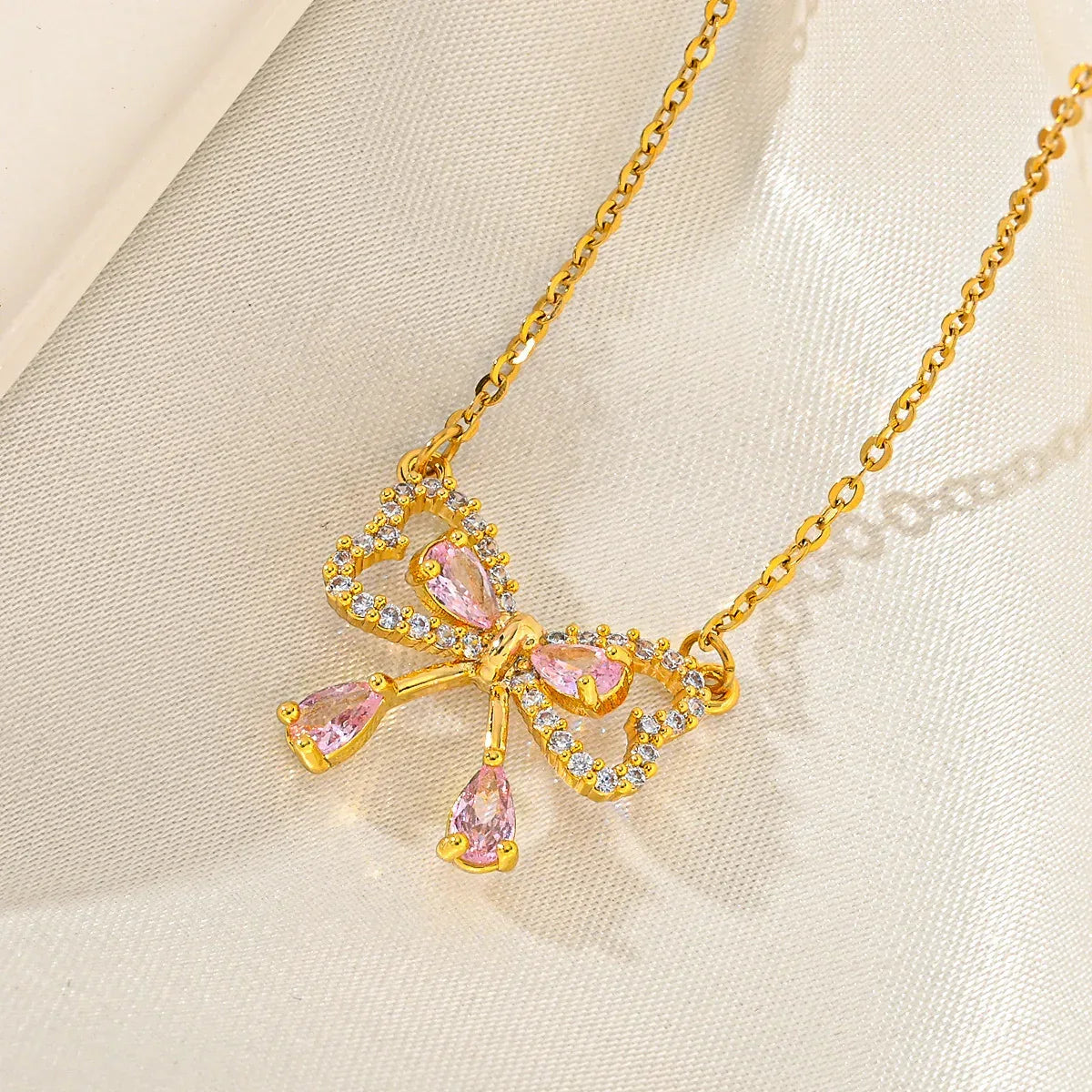 Bow Gang Drill Necklace - Viexta