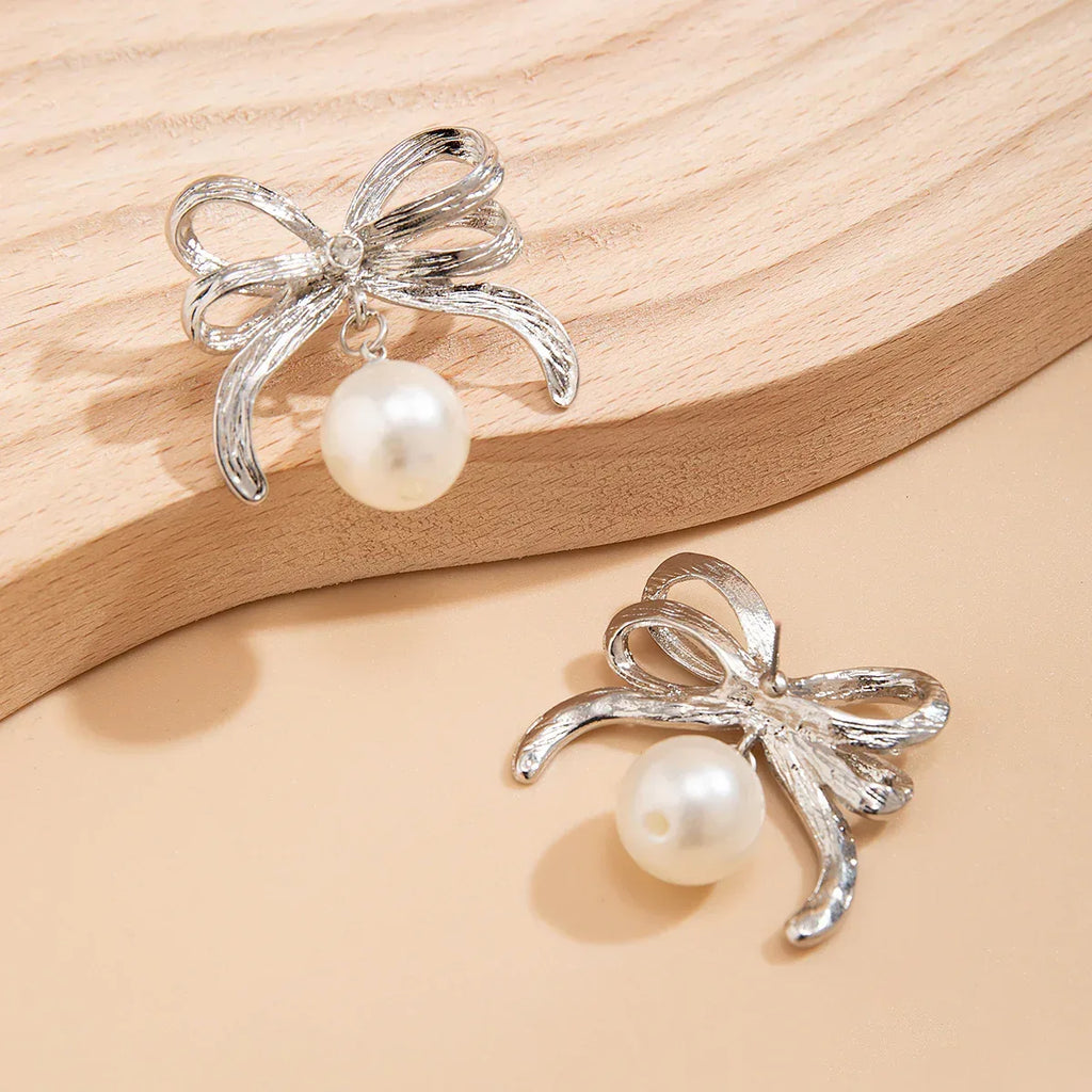 Bow Pearl Stud Earrings - Viexta