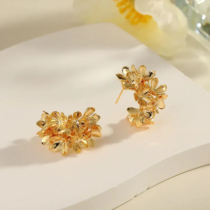 Golden C- Shaped Earrings - Viexta