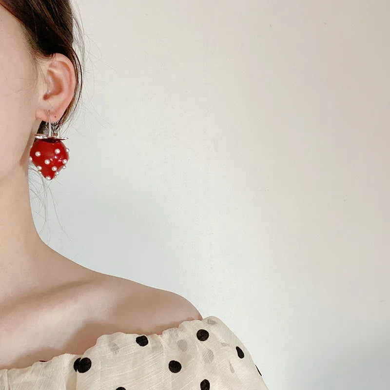 Small Tea Red Strawberry Pearl Resin Earrings - Viexta