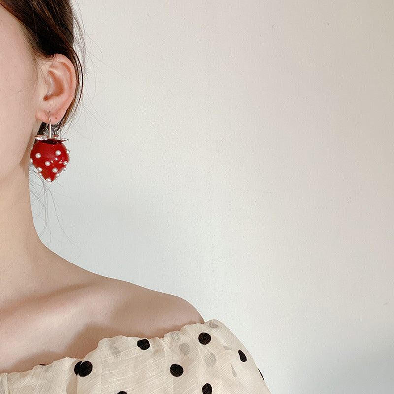 Small Tea Red Strawberry Pearl Resin Earrings