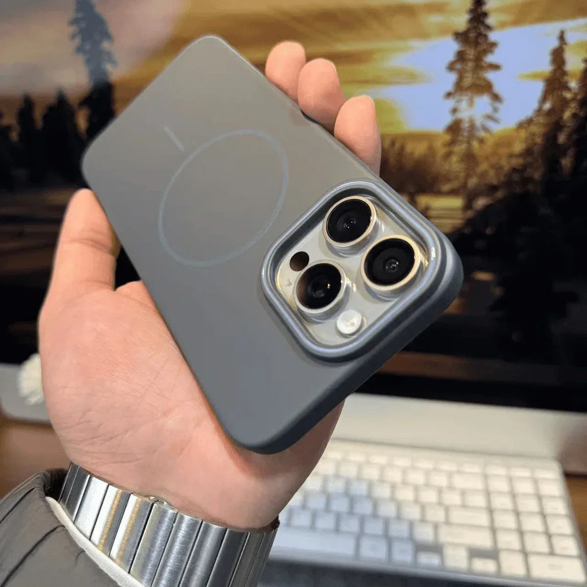 Soft Fine Circle Magnetic iPhone Case - Viexta