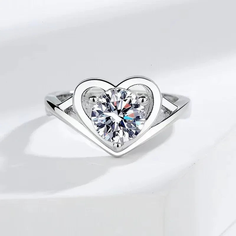 Moissanite Heart Ring - Viexta