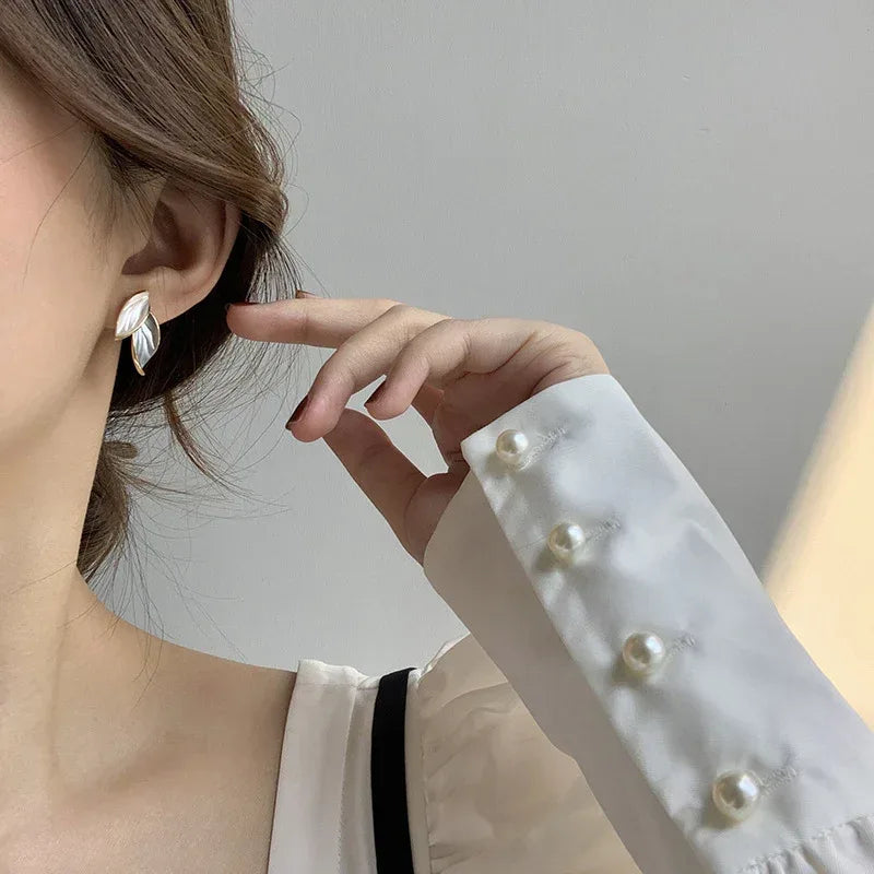 Leaf-shaped Earring - Viexta