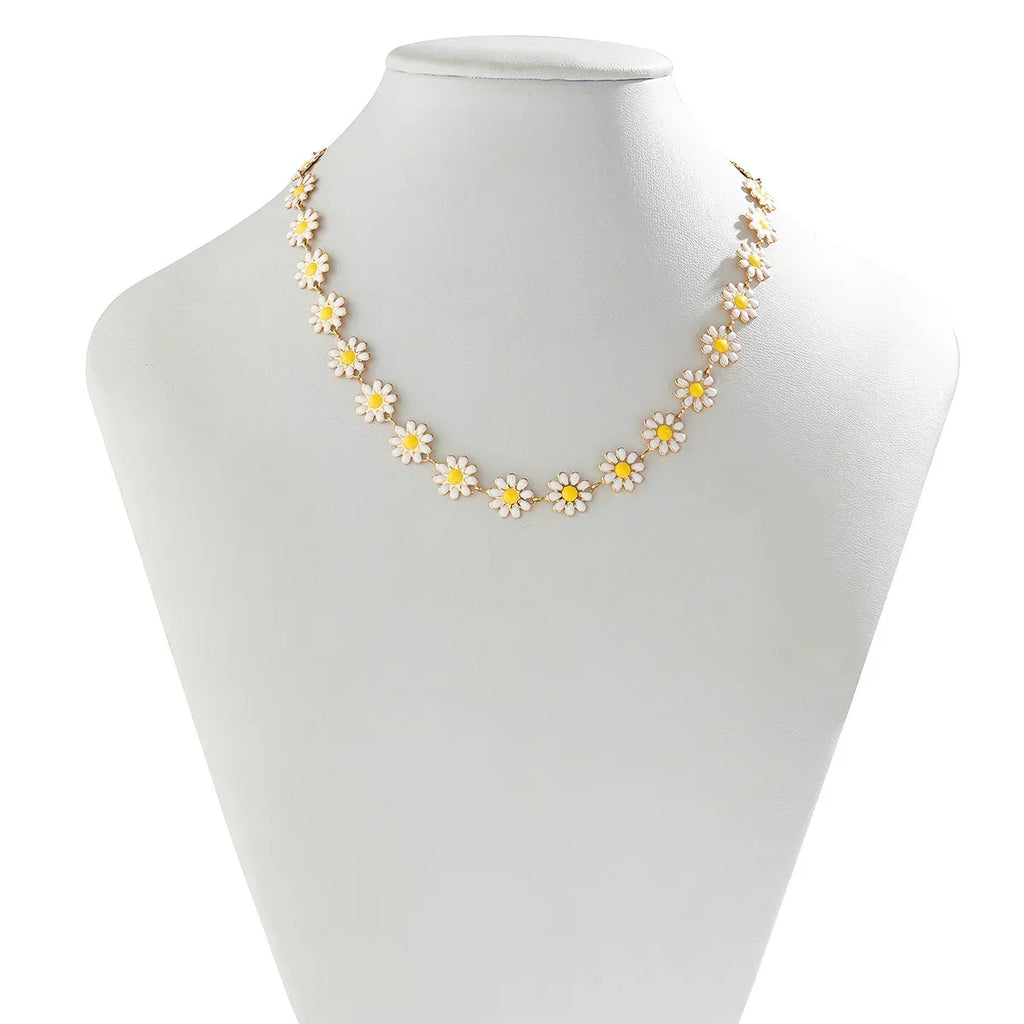 Drop Oil Daisy Clavicle Necklace - Viexta