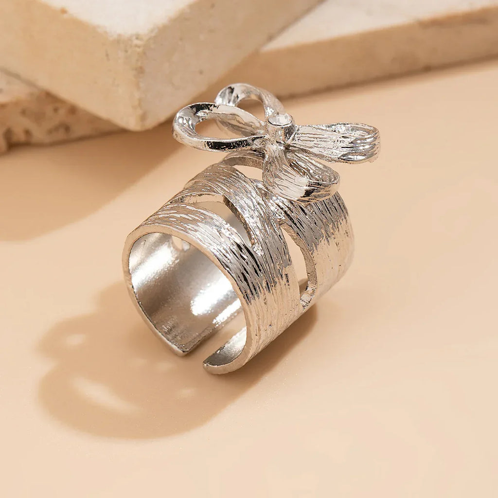 Bow Pearl Stud Earrings - Viexta
