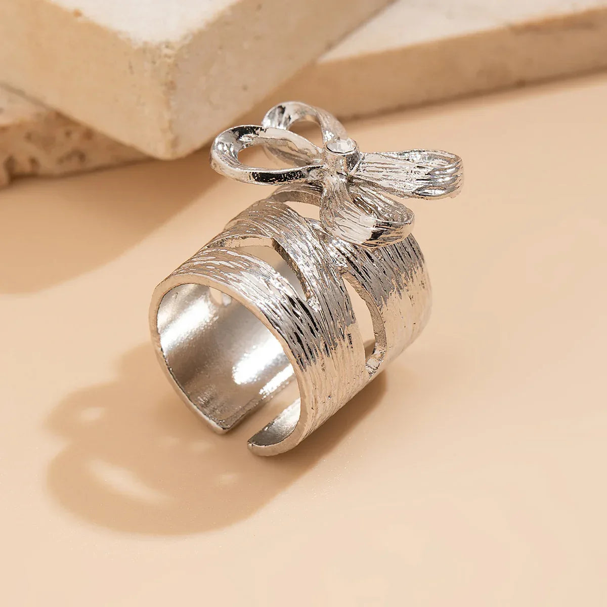 Bow Pearl Stud Earrings - Viexta