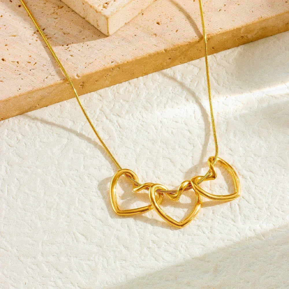 Simple Gold-plated Love Stainless Steel Necklace - Viexta