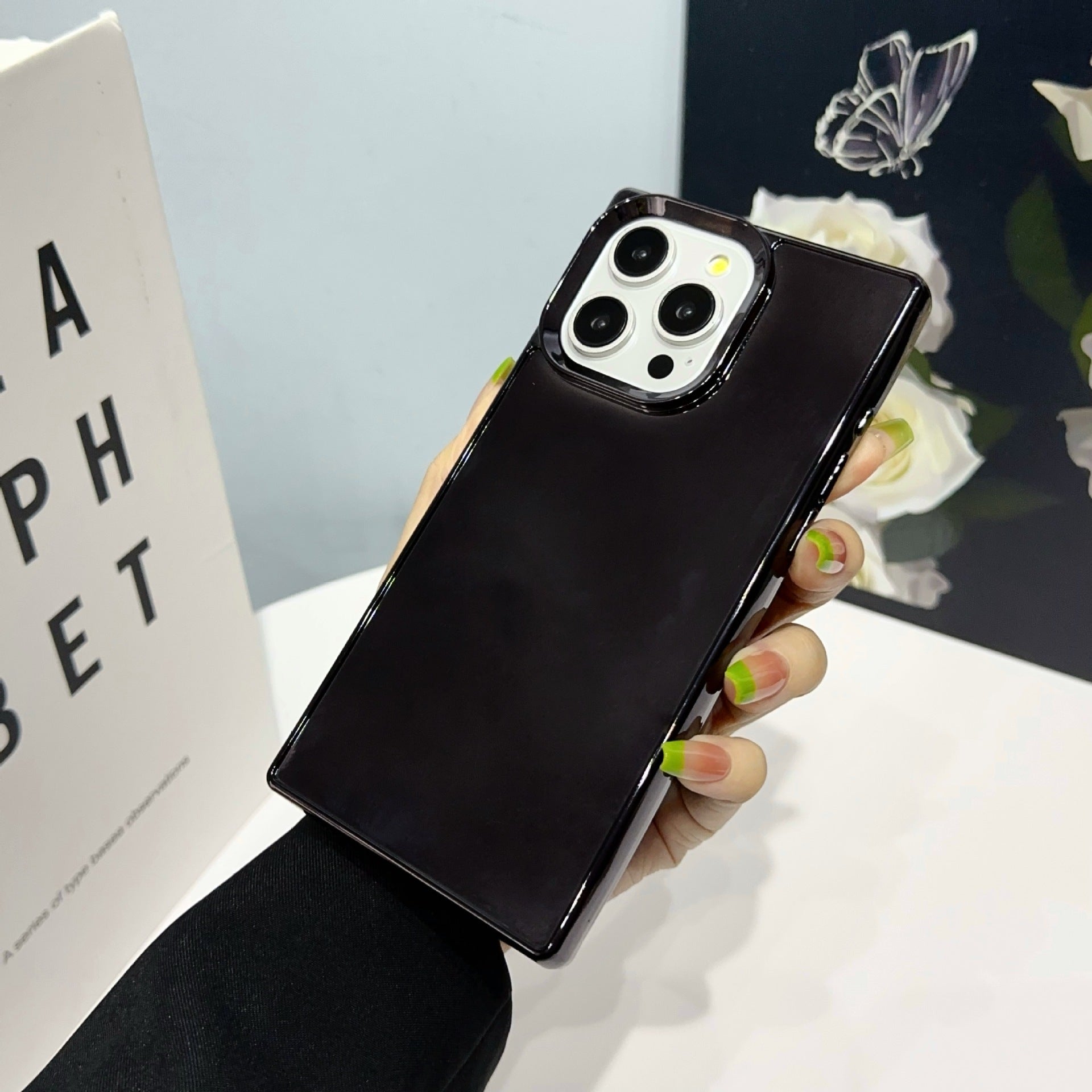 Right-angle Large Hole Electroplating Mirror Drop-resistant iPhone Cover