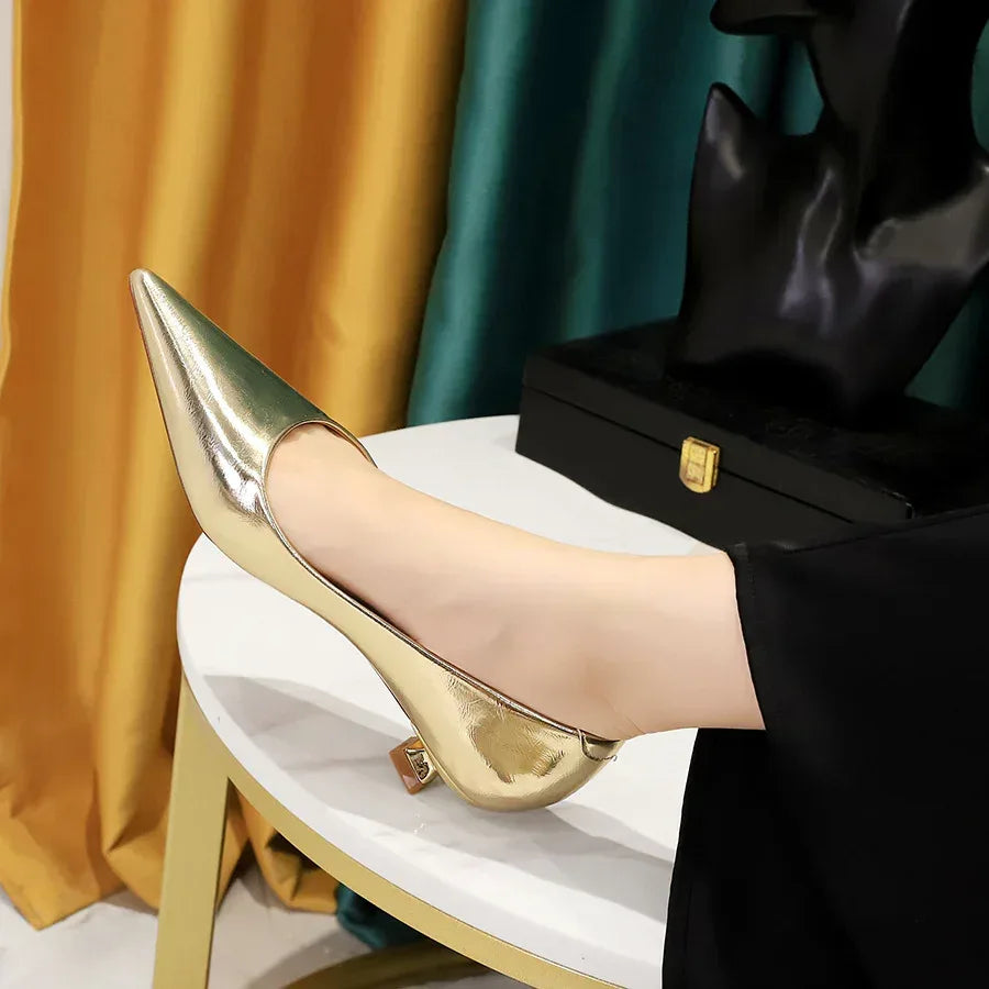 Retro Minimalism Low-cut Heels - Viexta