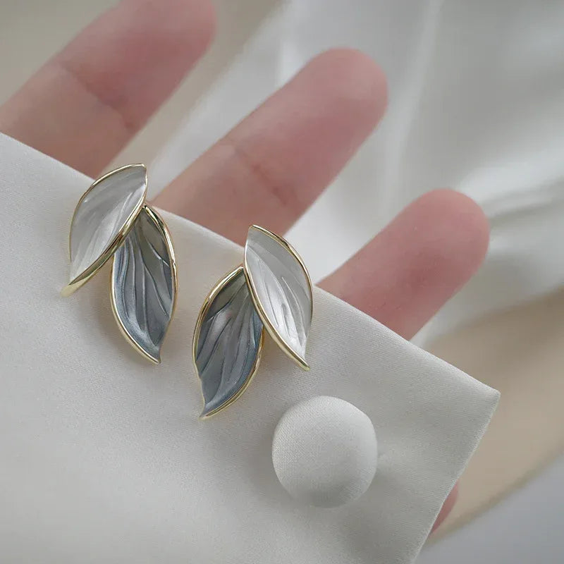 Leaf-shaped Earring - Viexta