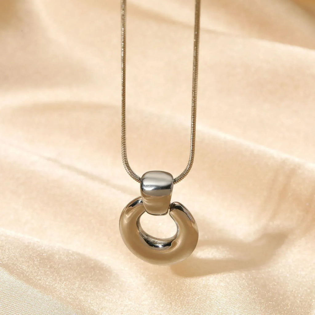 Stainless Steel Moon Retaining Necklace - Viexta