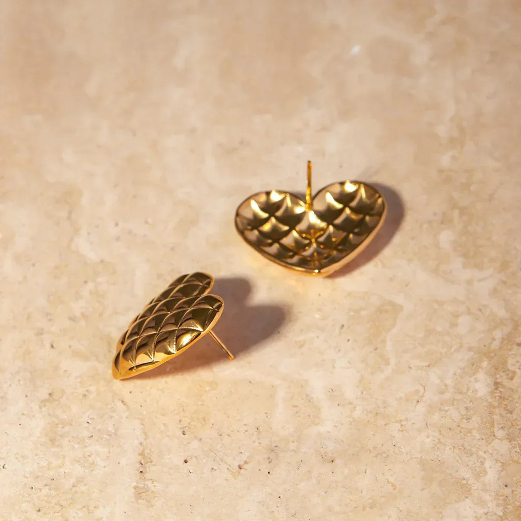 Stainless Steel Diamond Patterned Heart-shaped Studs - Viexta