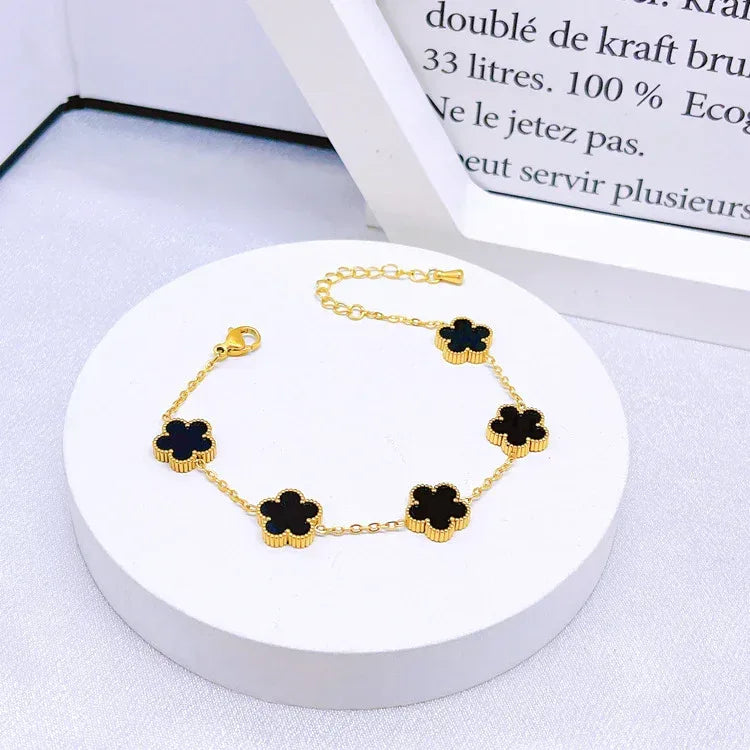 Five-leaf Flower Necklace Set - Viexta