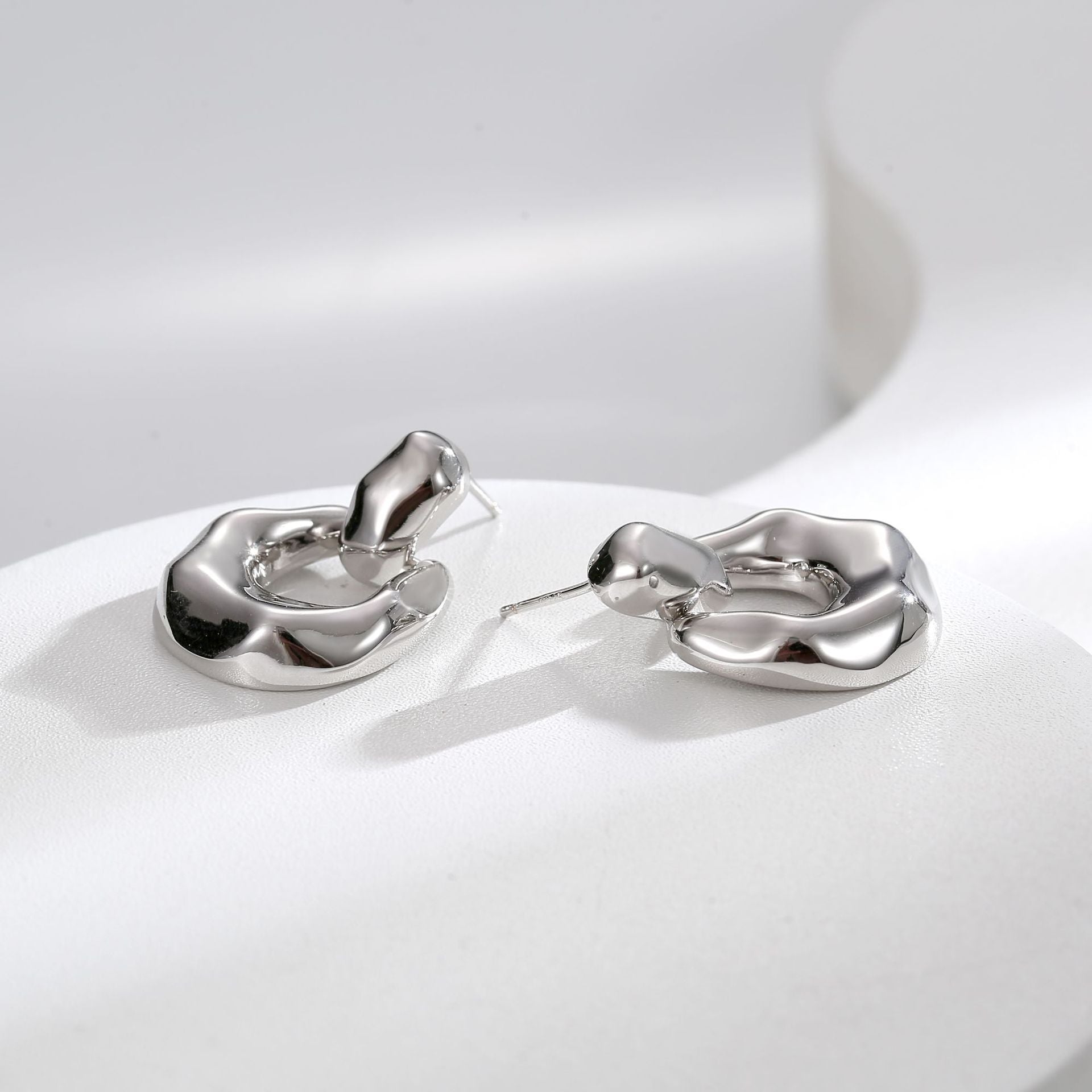 18K Retro Irregular Three-dimensional Geometric Stud Earrings