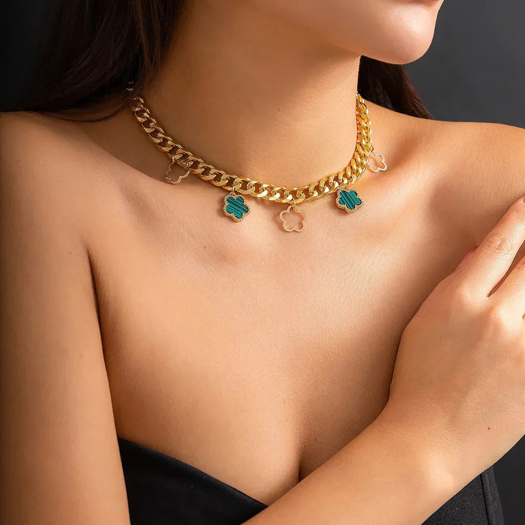 Parthenocissus Grass Pendant Necklace For Women - Viexta