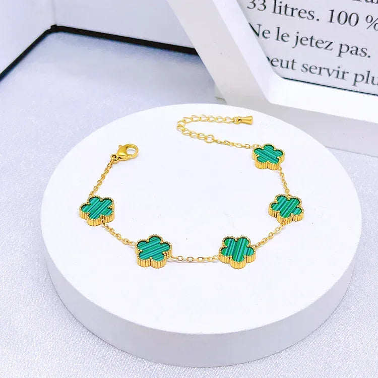 Five-leaf Flower Necklace Set - Viexta
