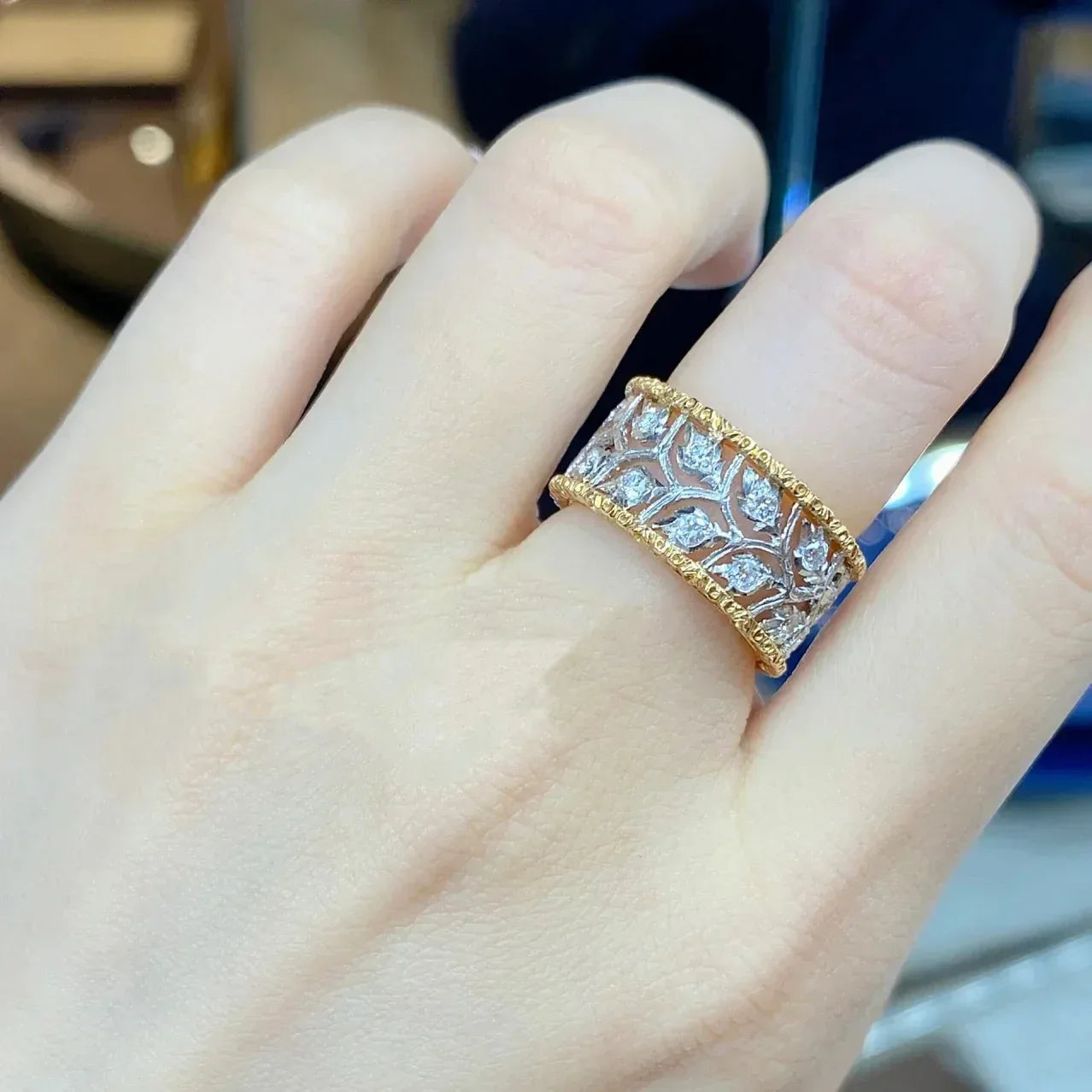 Carved Leaves Hollow Adjustable Ring - Viexta