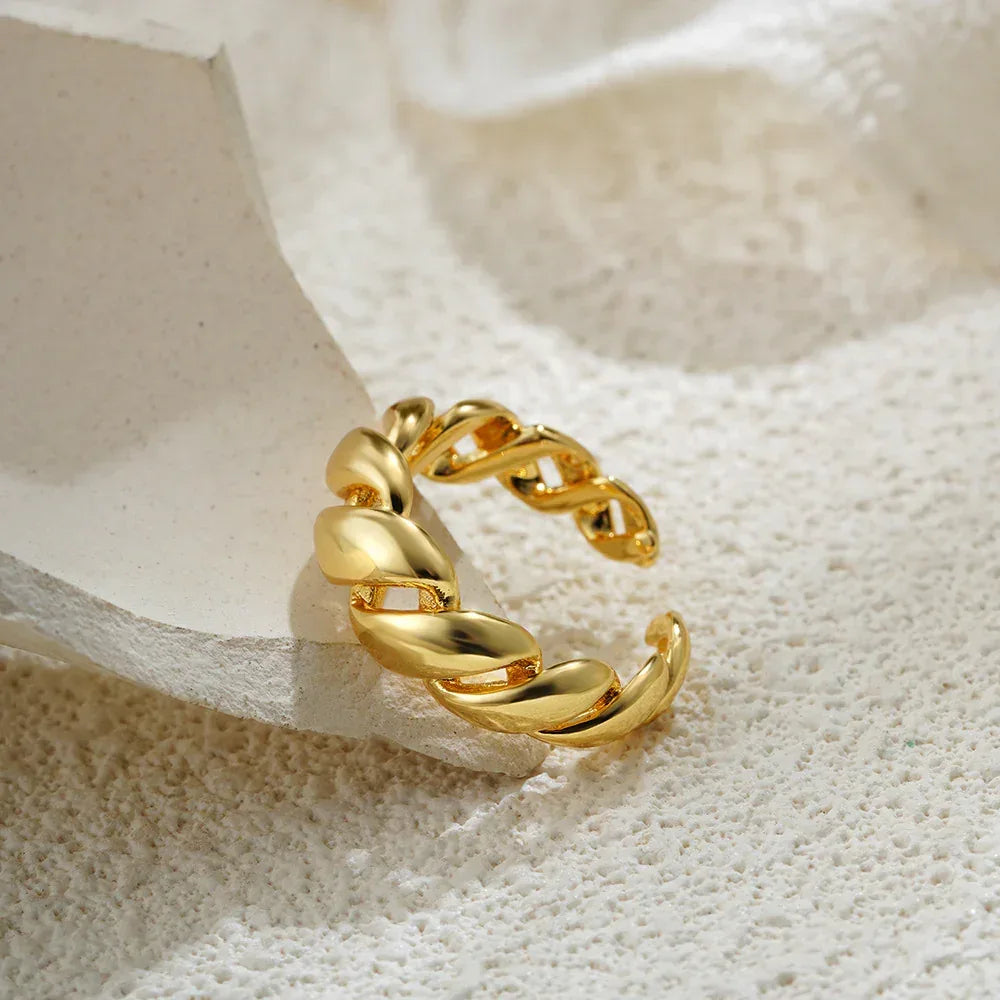 18K Gold Retro Croissant Ring - Viexta