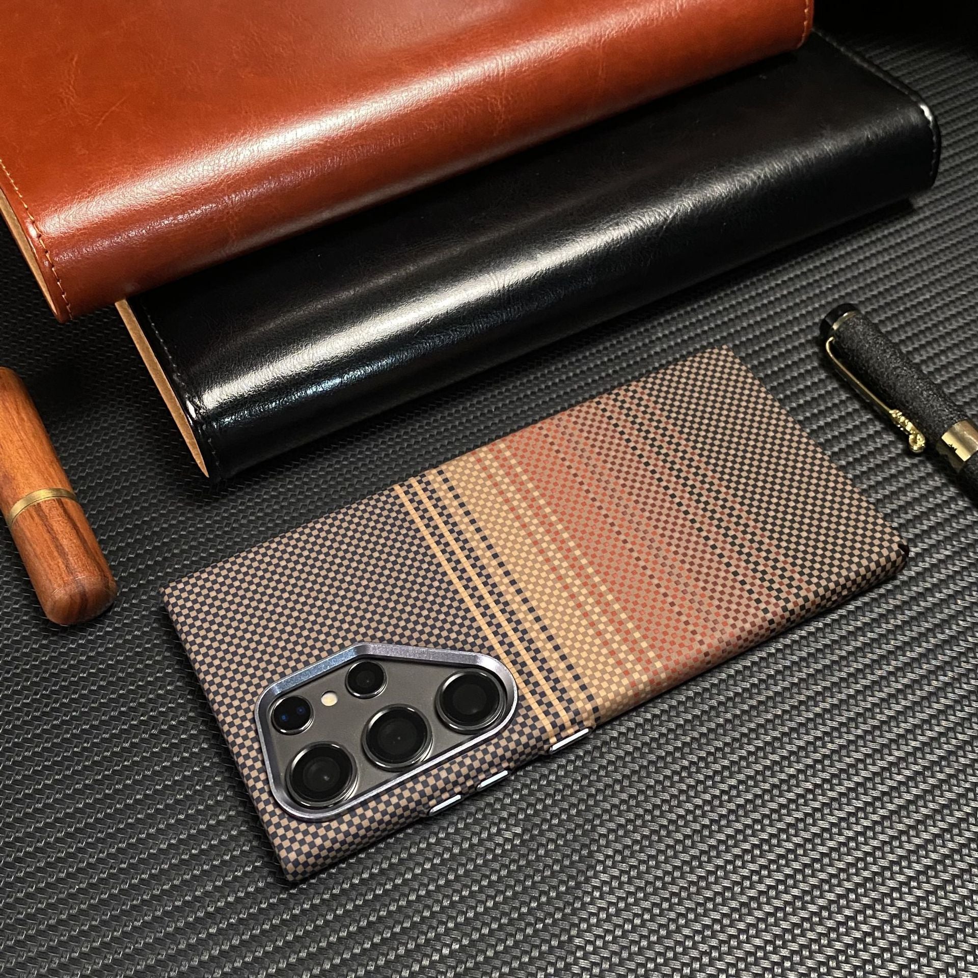 Kevlar Carbon Fiber Magnetic PC Samsung Phone Case