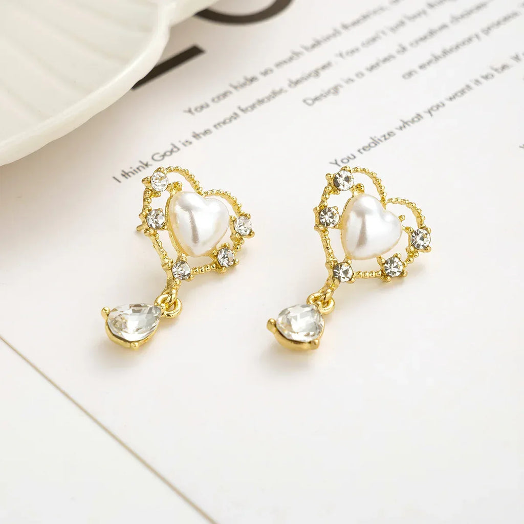 Vintage Pearl Love Heart Stud Earrings - Viexta