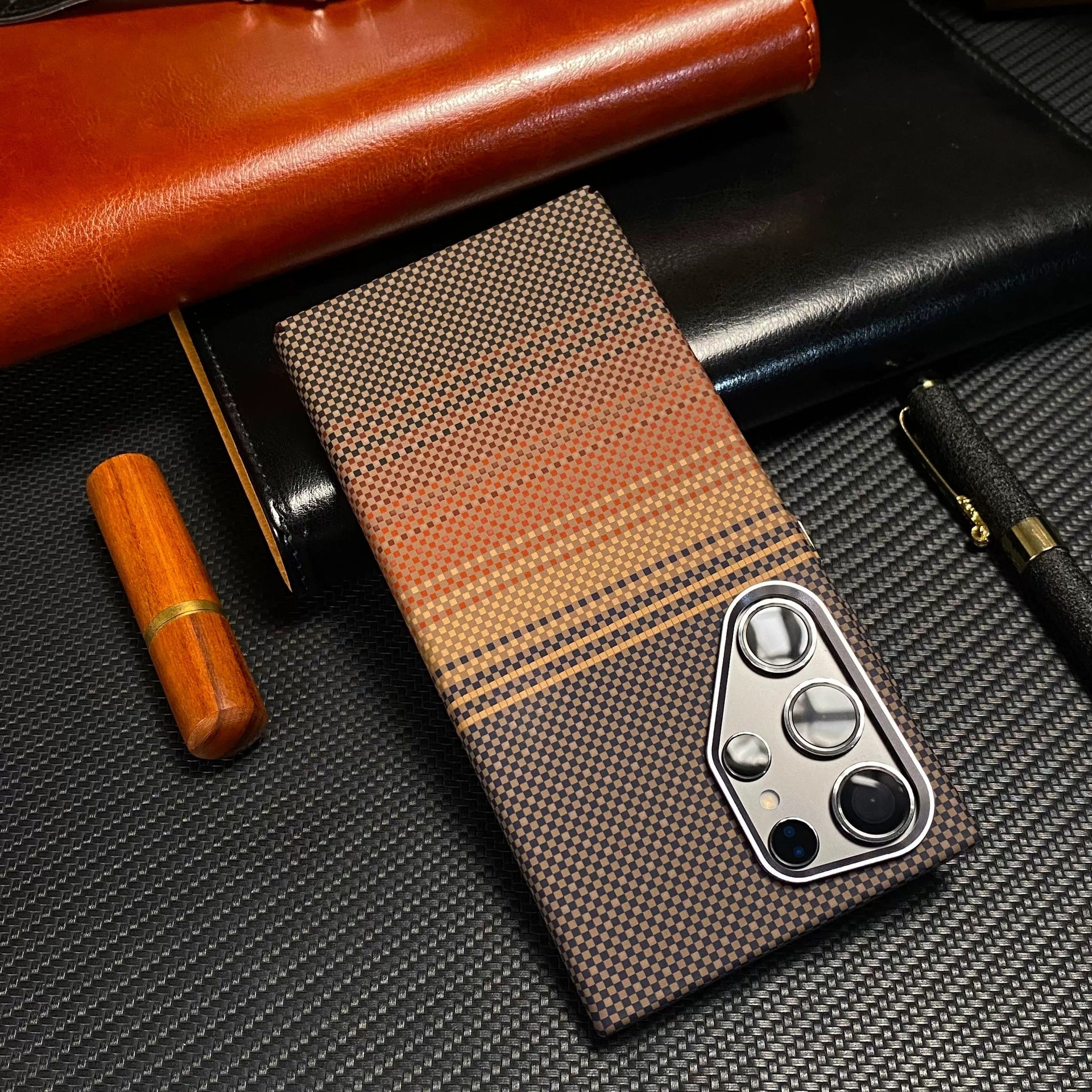 Kevlar Carbon Fiber Magnetic PC Samsung Phone Case