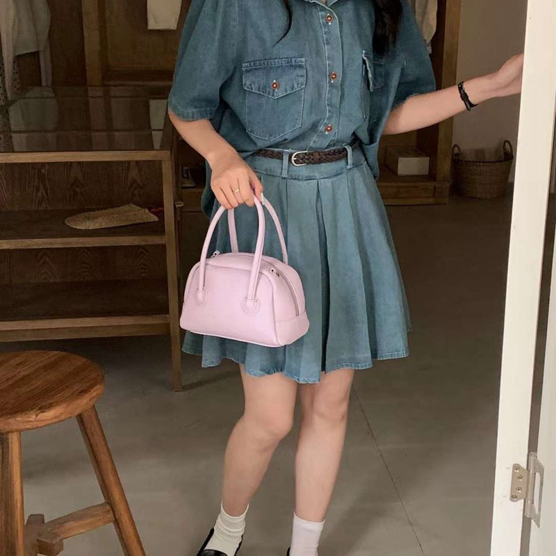 VogueVessel Messenger Bag