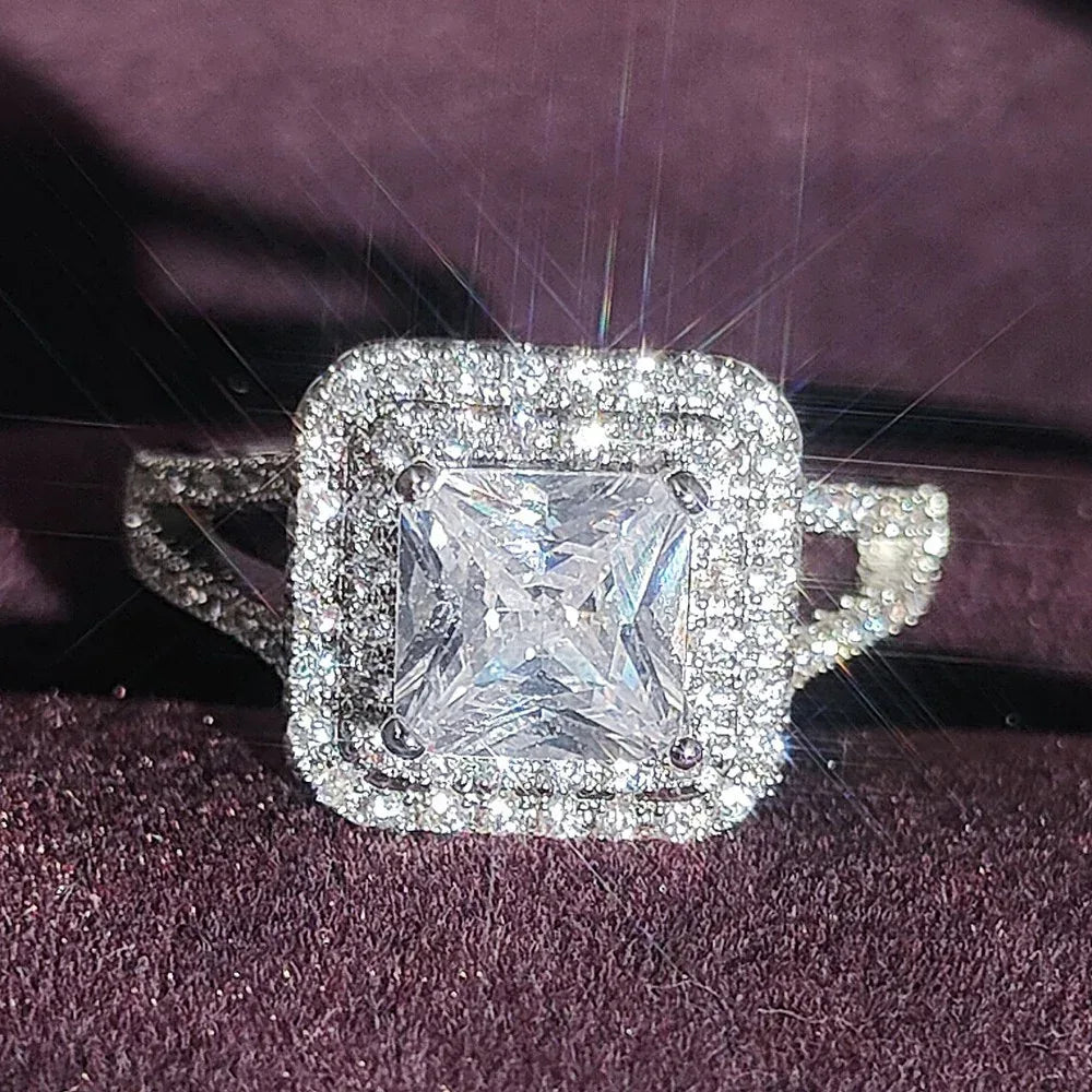 Women's Aesthetic Engagement Ring - Viexta
