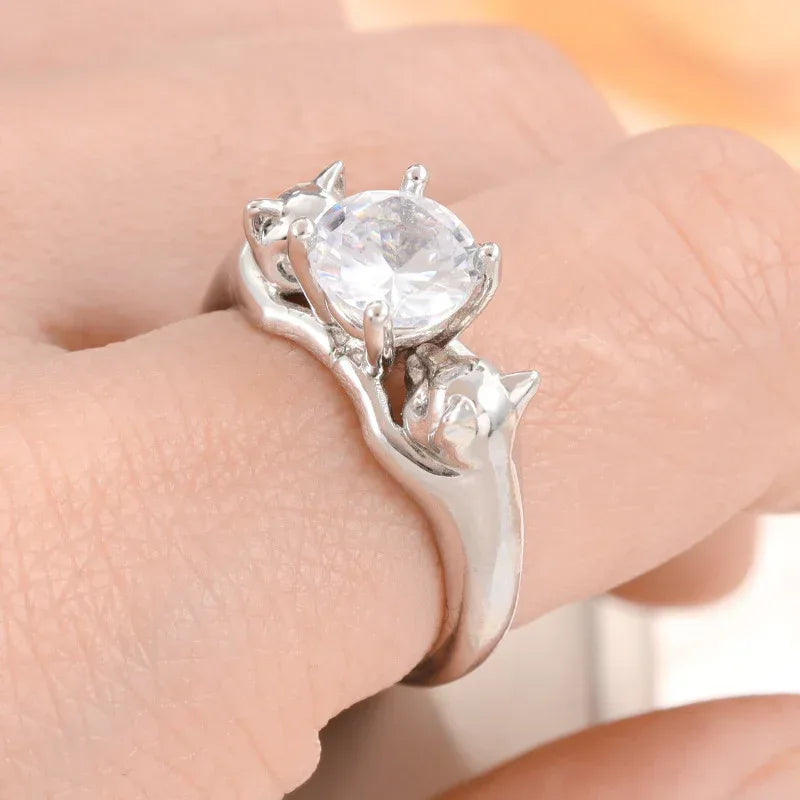 Kitten Ball Diamond-studded Ring - Viexta