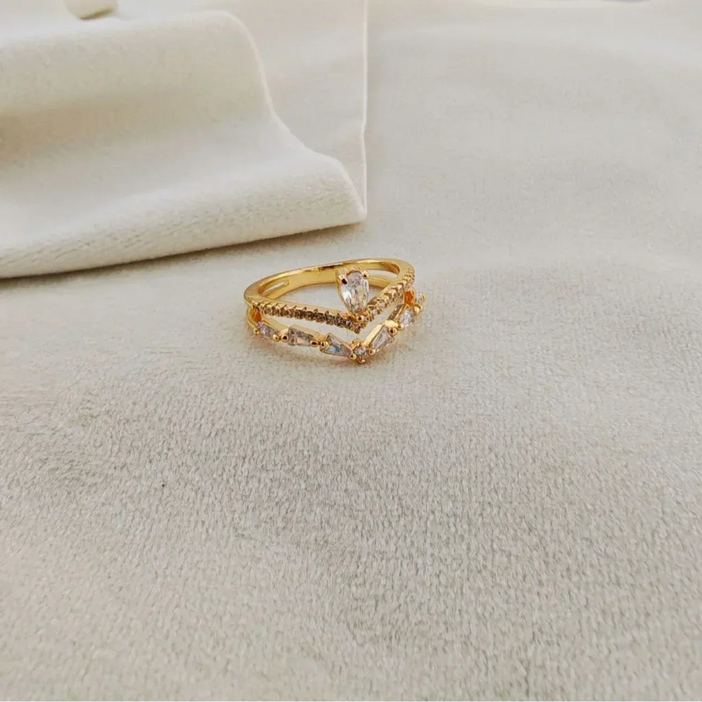 Golden Lily Crystal Ring - Viexta
