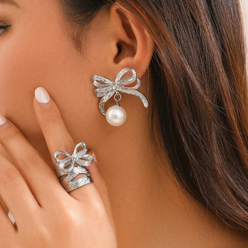 Bow Pearl Stud Earrings - Viexta