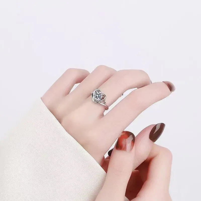Moissanite Heart Ring - Viexta