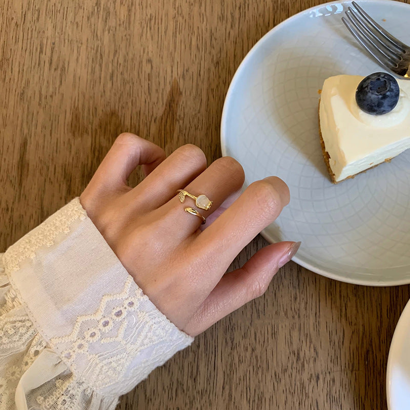 Tulip Light Luxury Opal Ring