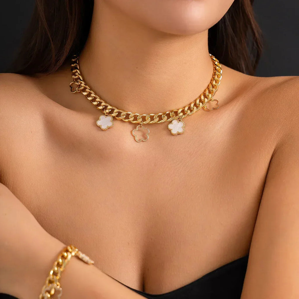 Parthenocissus Grass Pendant Necklace For Women - Viexta