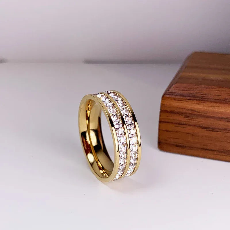 Single Row Square Diamond Ring - Viexta
