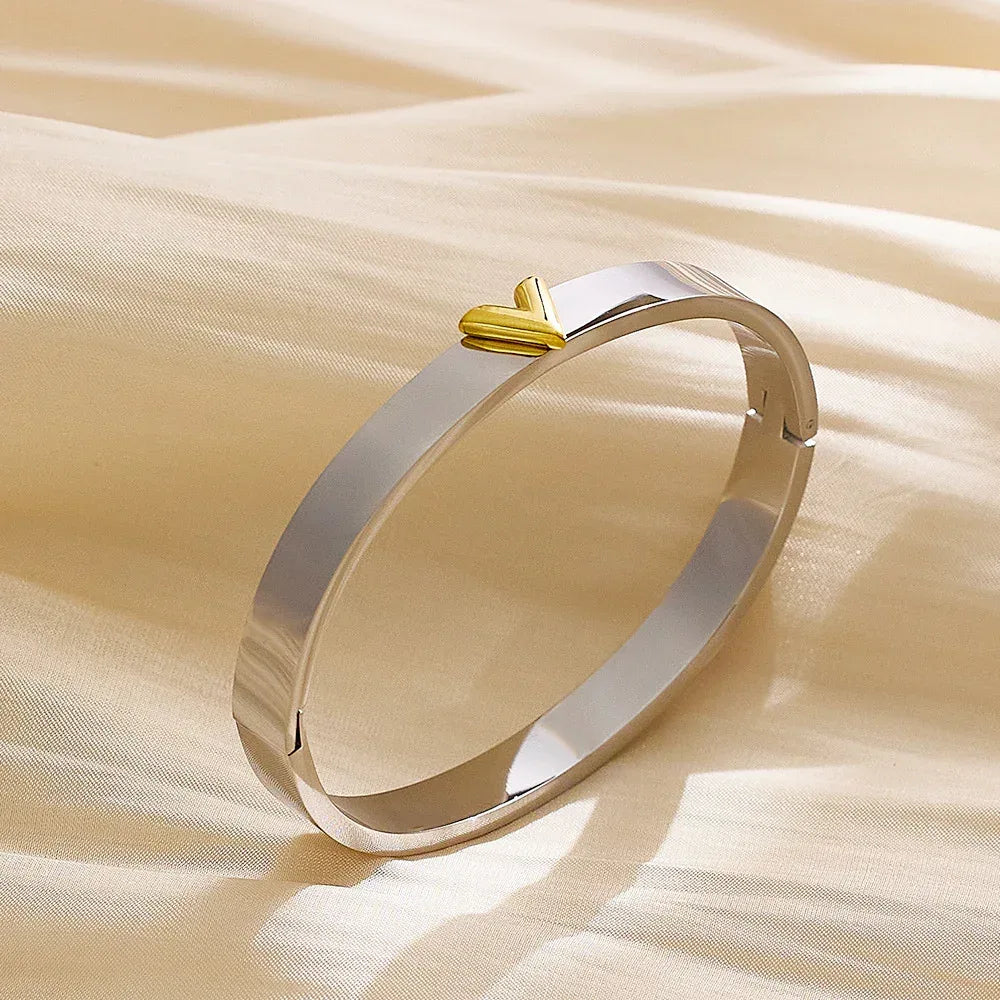 V-shaped Wide Couple Bracelet - Viexta