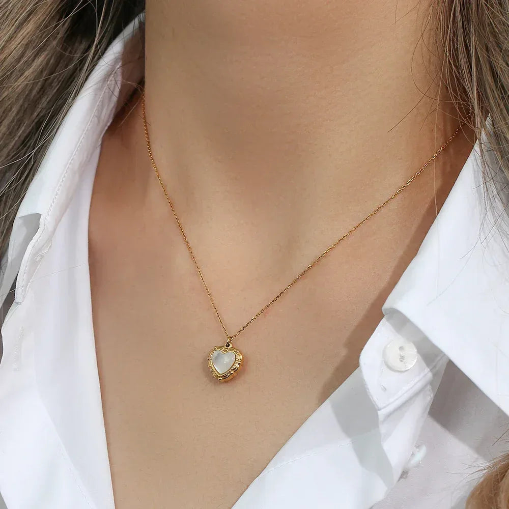 18k Gold Plating Vintage Shell Love Necklace - Viexta