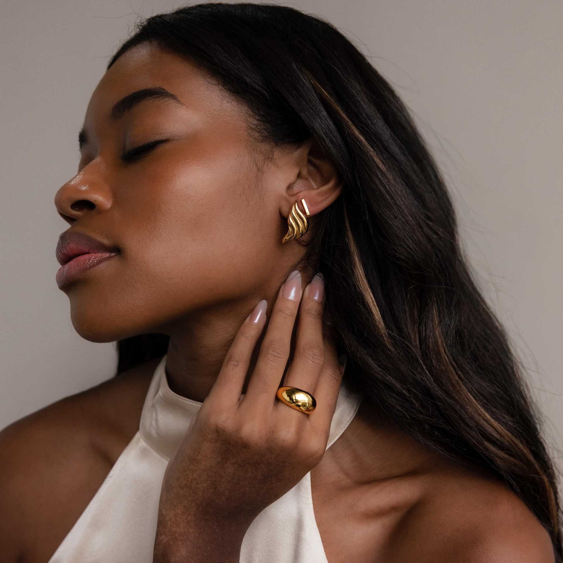 retro-stainless-steel-hollow-glazed-ear-stud