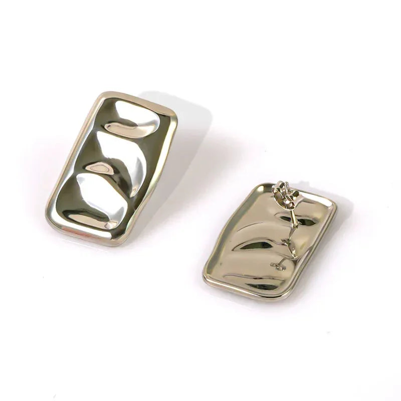 Titanium Steel Irregular Pleated Hammer Pattern Ear Clip - Viexta