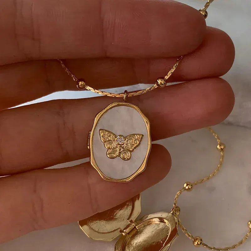 Shell Titanium Steel Album Necklace - Viexta