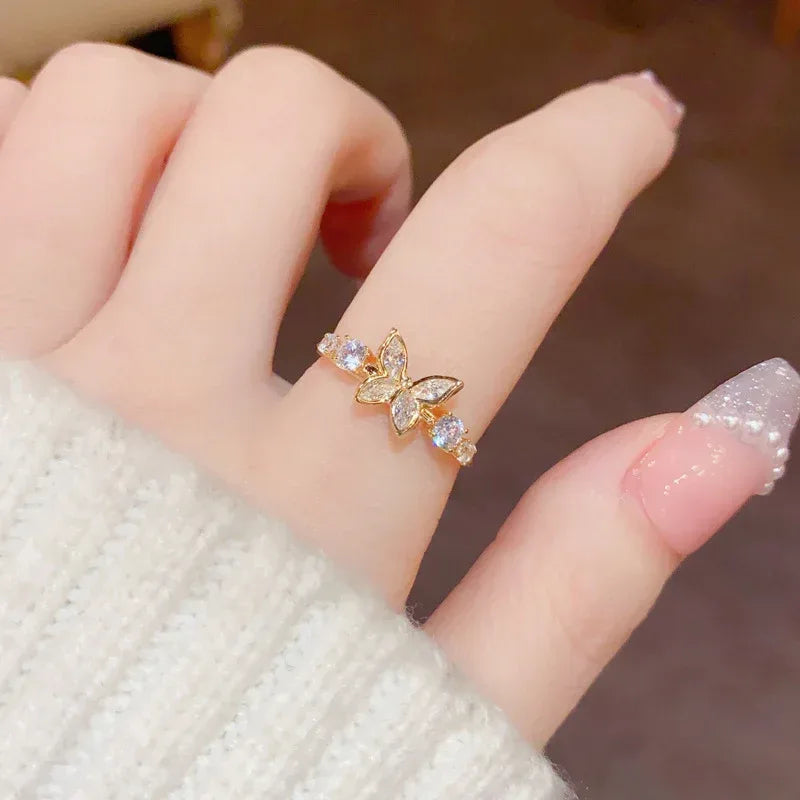 Diamond Mounted Butterfly Niche Ring - Viexta