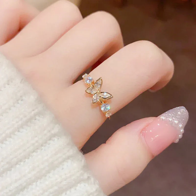 Diamond Mounted Butterfly Niche Ring - Viexta