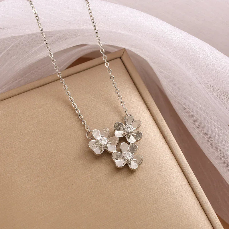 Clover Necklace - Viexta