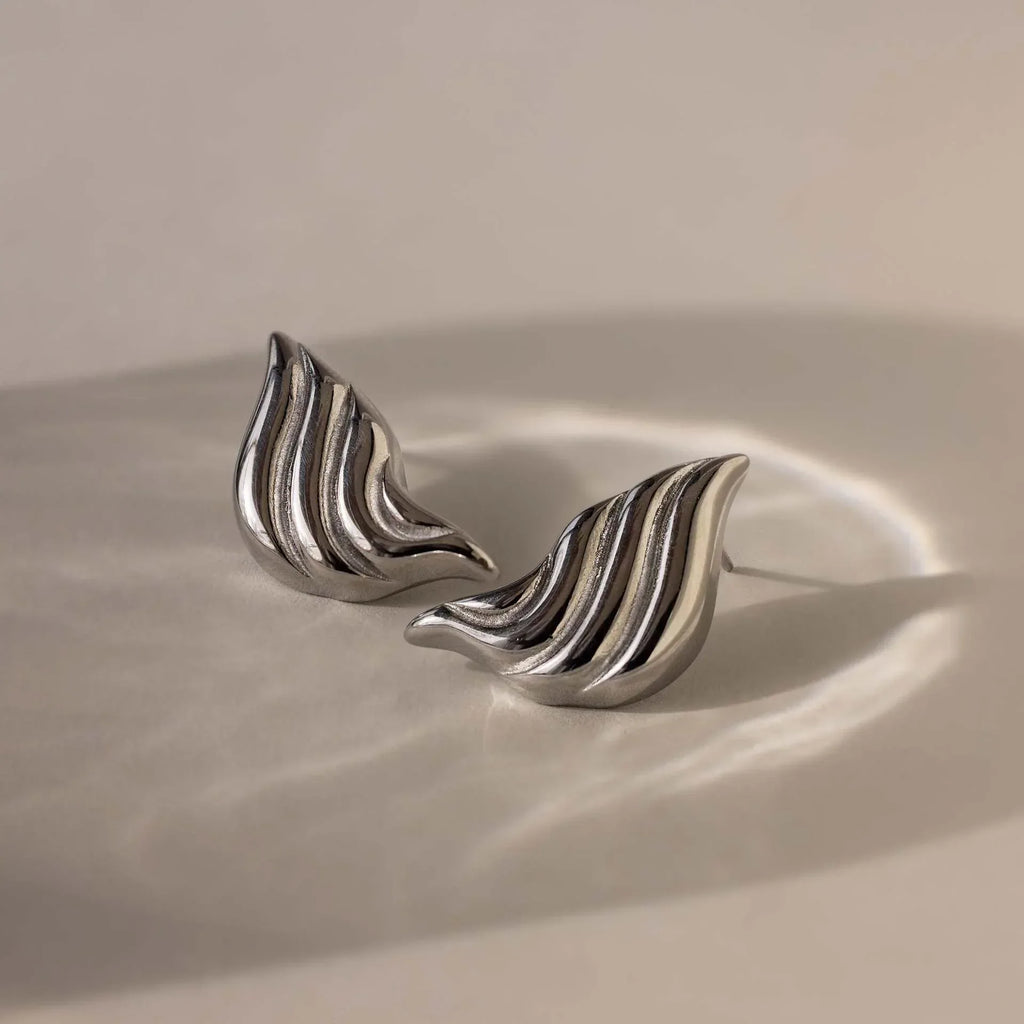 retro-stainless-steel-hollow-glazed-ear-stud - Viexta