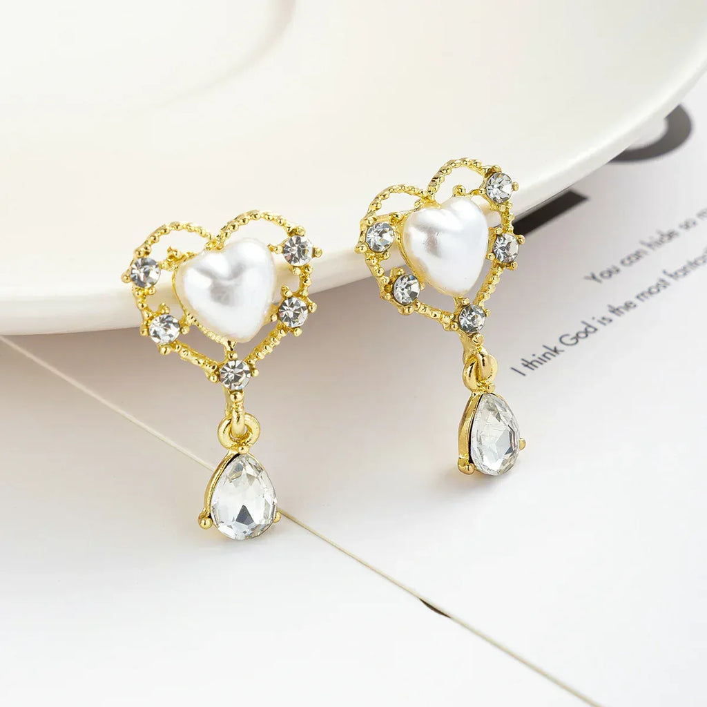Vintage Pearl Love Heart Stud Earrings - Viexta